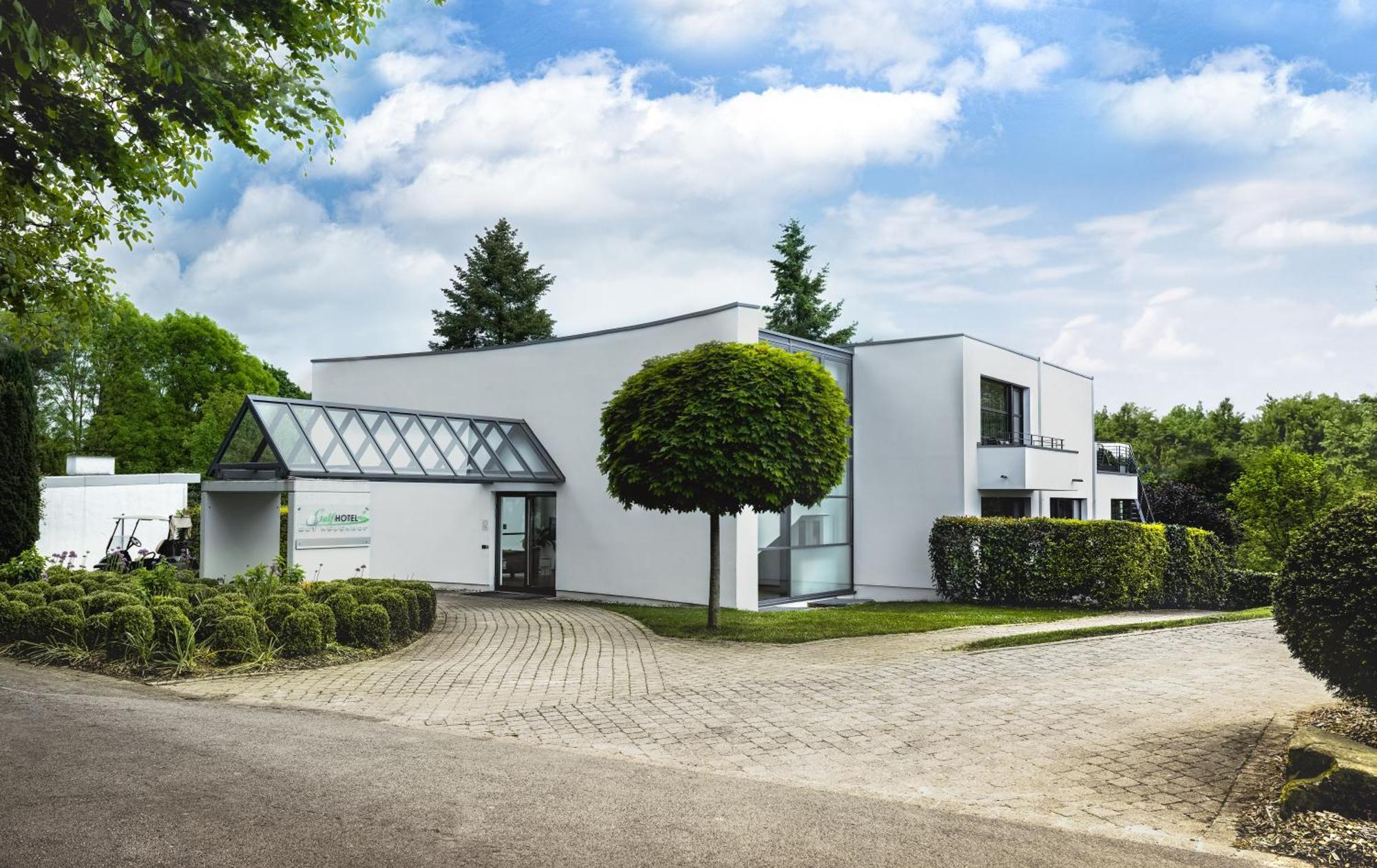 Fröndenberg Golfhotel Gut Neuenhof מראה חיצוני תמונה