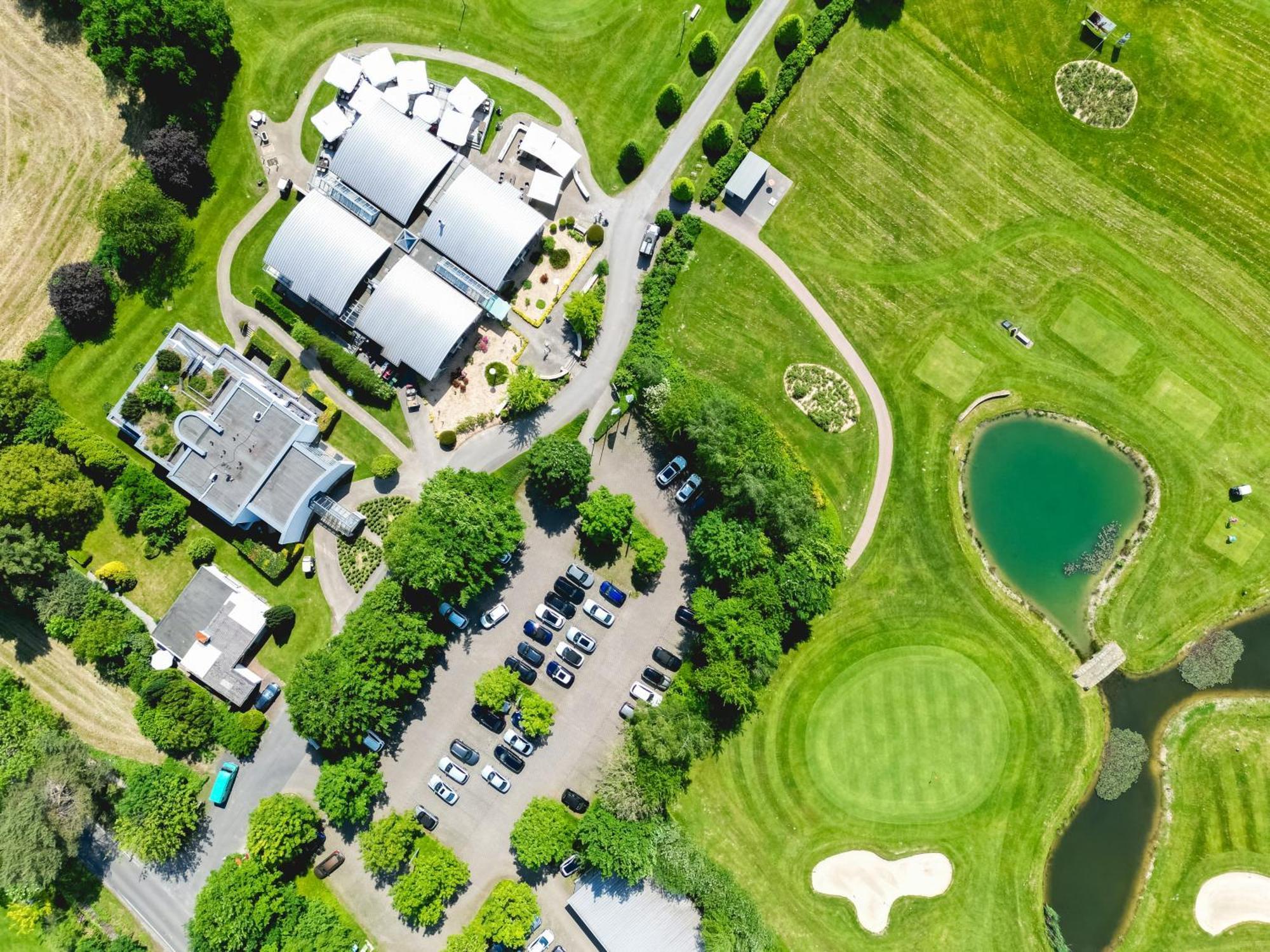 Fröndenberg Golfhotel Gut Neuenhof מראה חיצוני תמונה