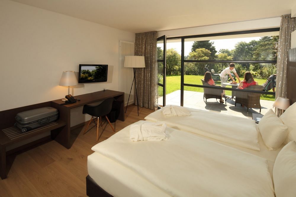 Fröndenberg Golfhotel Gut Neuenhof מראה חיצוני תמונה